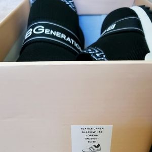 Women's sneakers
